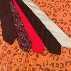 Set of ties